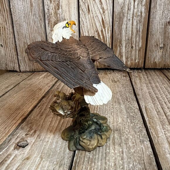 American Bald Eagle Mama with Babies in Nest Figurine Statue Ceramic Vintage - Picture 5 of 7